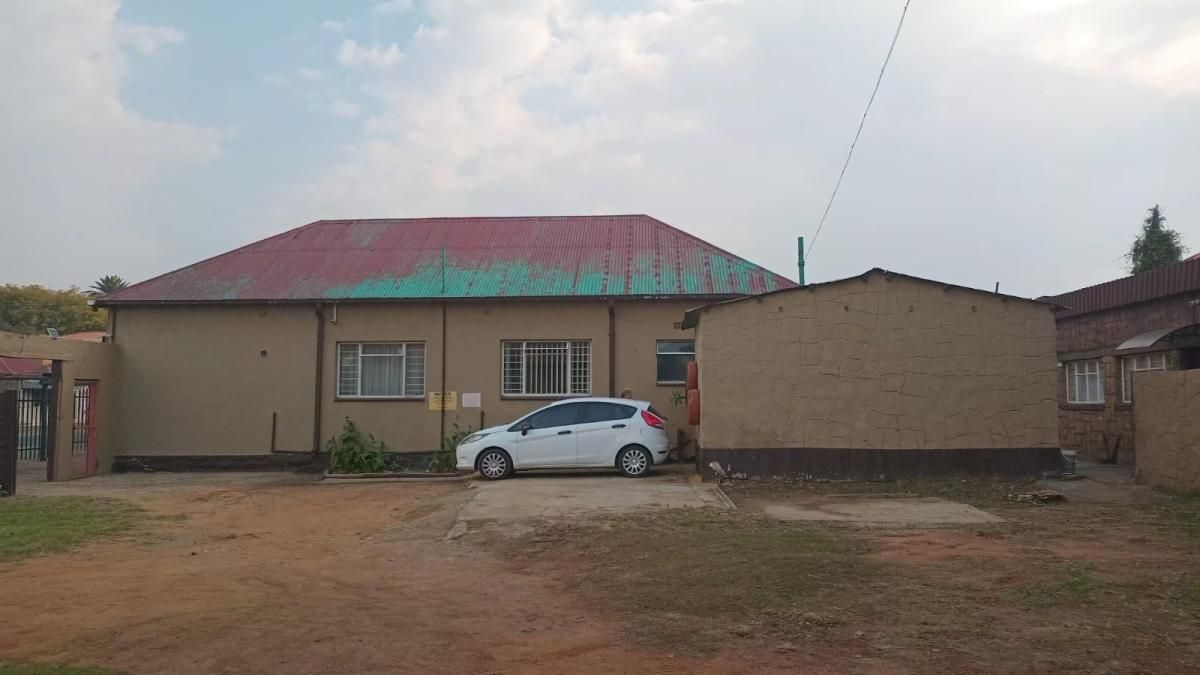 Photo of 30 Bedroom guest house for sale in Germiston South