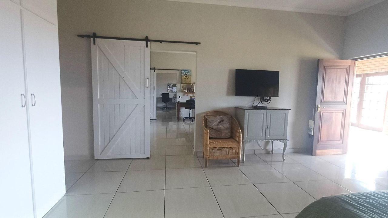 Photo 20 of 27