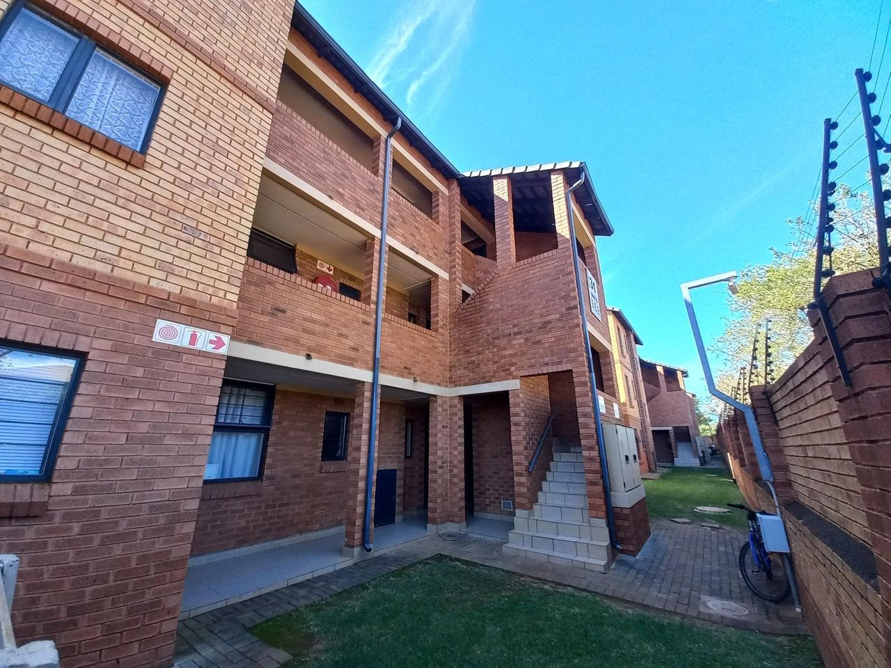 Photo 5 of 25