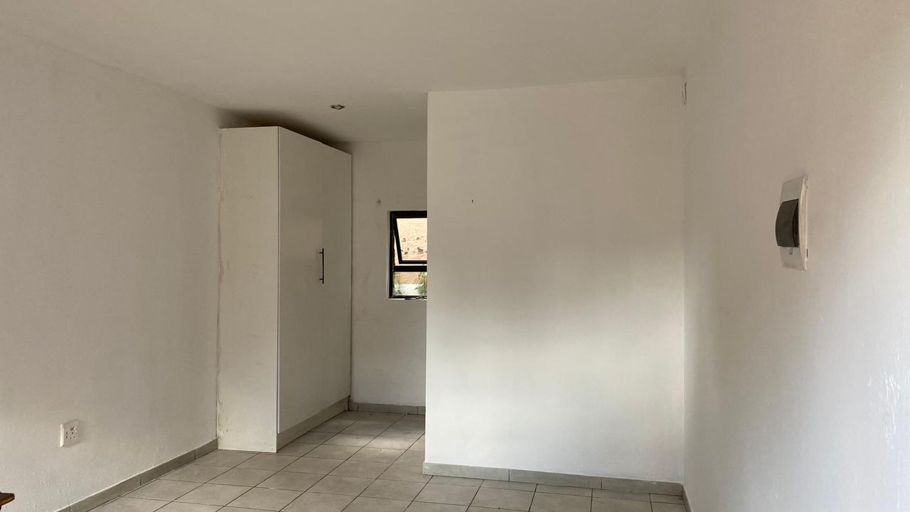 Photo 10 of 18