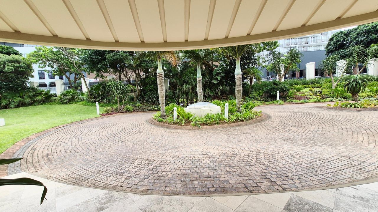 Photo 7 of 27