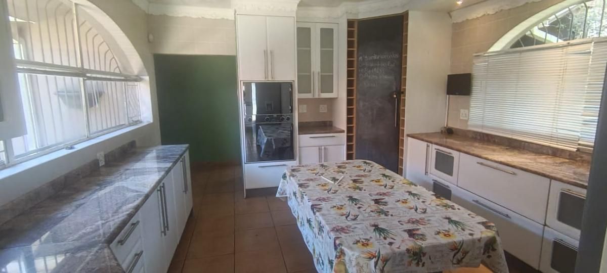 Photo 18 of 26