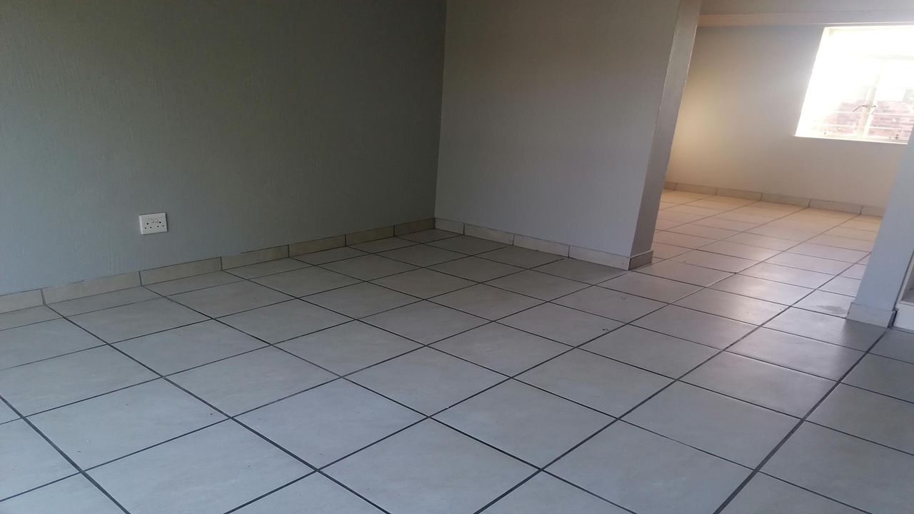 Photo 7 of 20