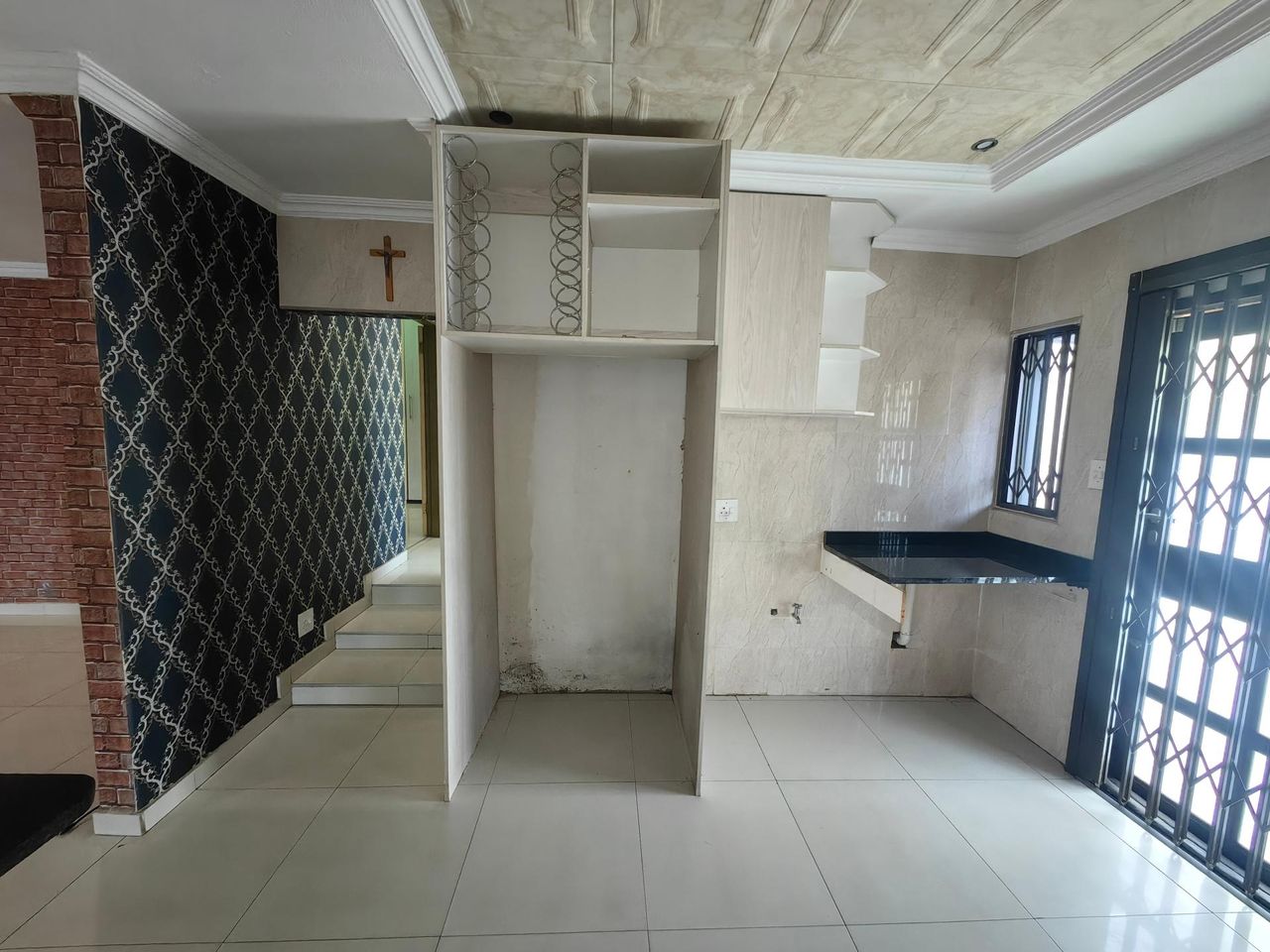 Photo 6 of 28