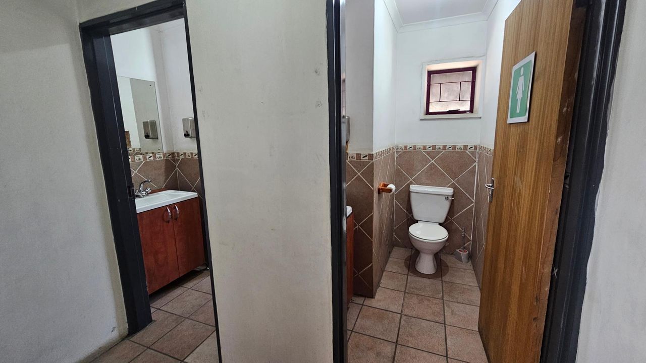 Photo 7 of 21
