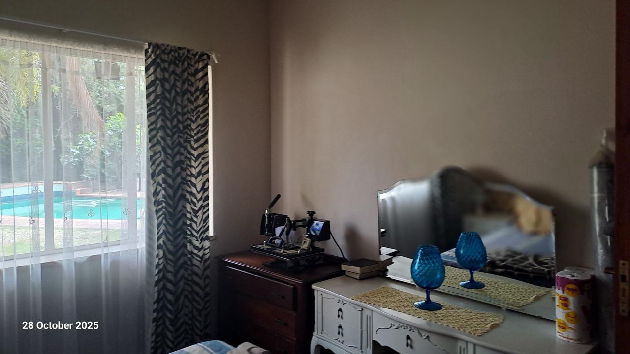 Photo 13 of 20