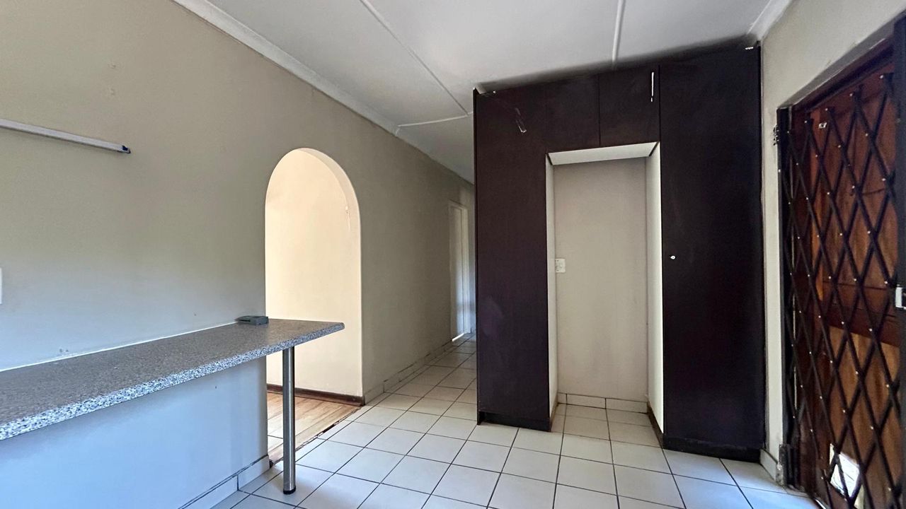 Photo 8 of 22