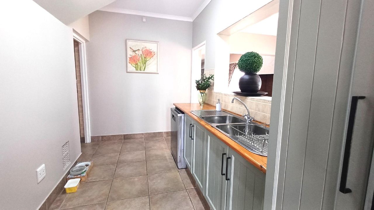 Photo 10 of 34