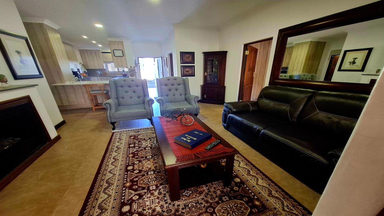 Photo 4 of 21