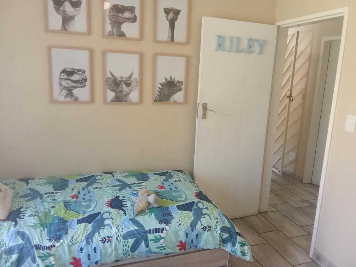 Photo 14 of 25