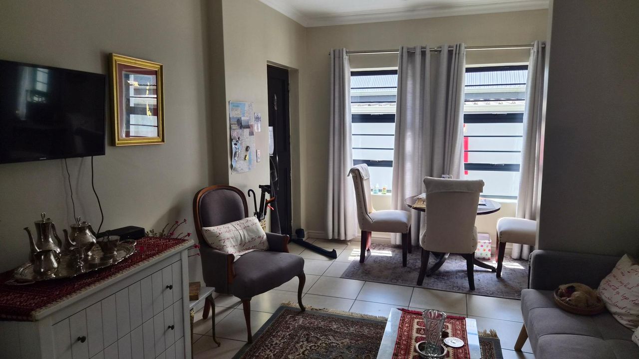 Photo 6 of 25