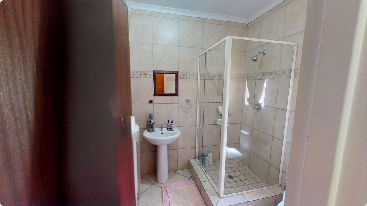 Photo 36 of 45