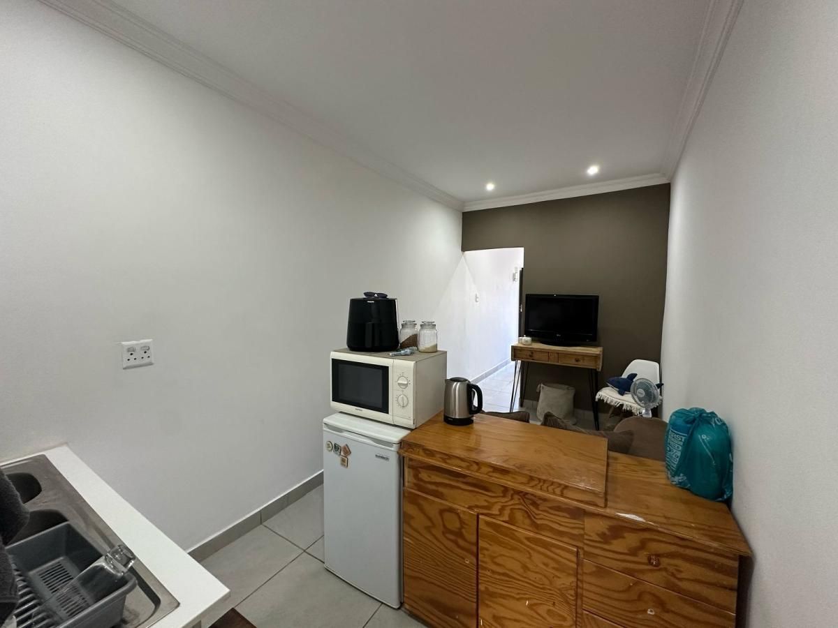 1 Bedroom flat rented in Langenhovenpark, Bloemfontein