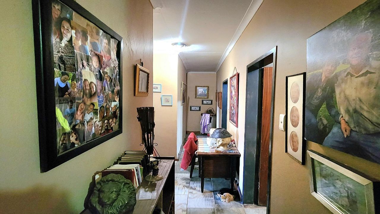 Photo 10 of 26