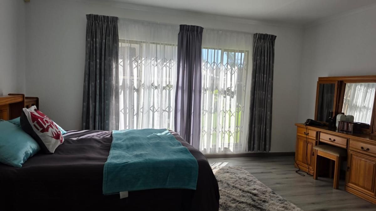 Photo of 4 Bedroom house for sale in Secunda