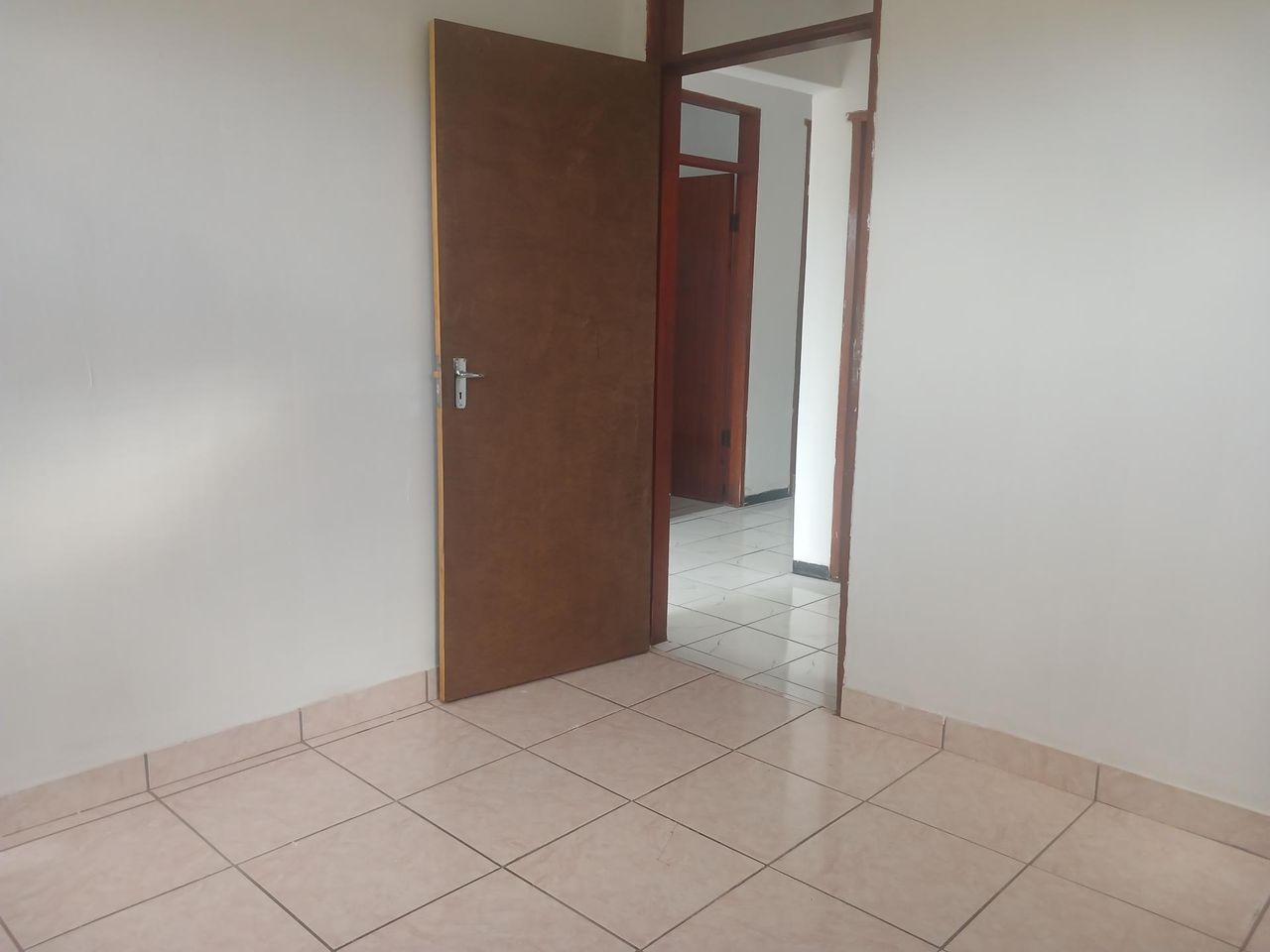 Photo 18 of 24
