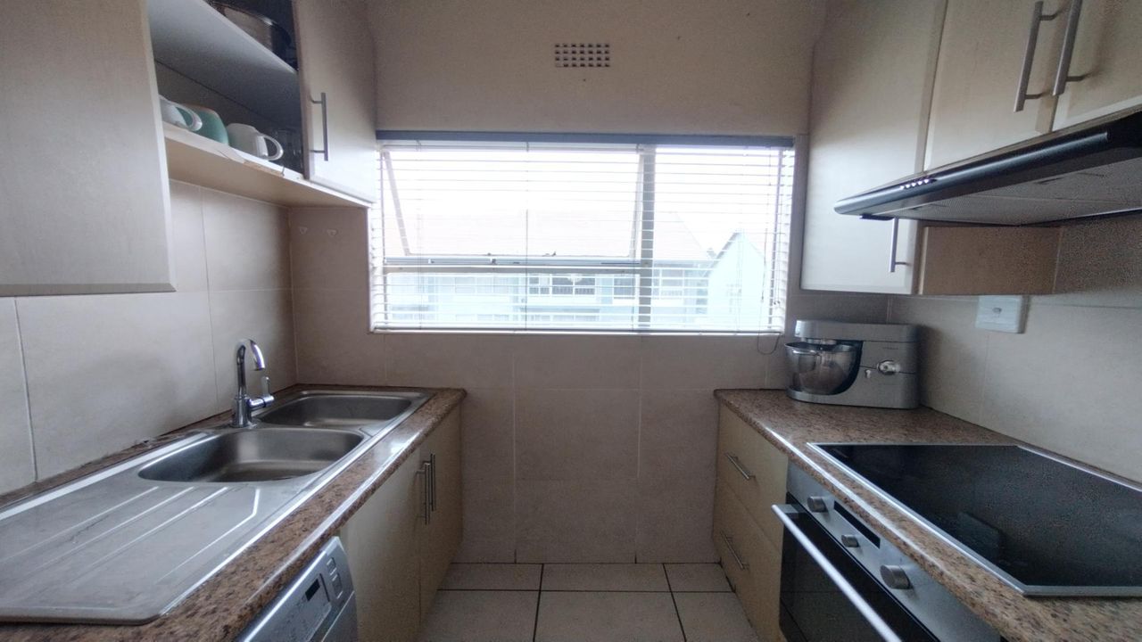 Photo 4 of 21