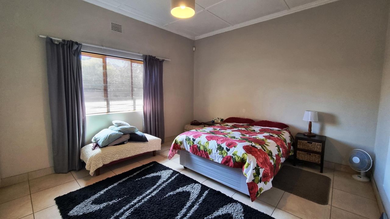 Photo of 3 Bedroom house to rent in Claremont, Cape Town