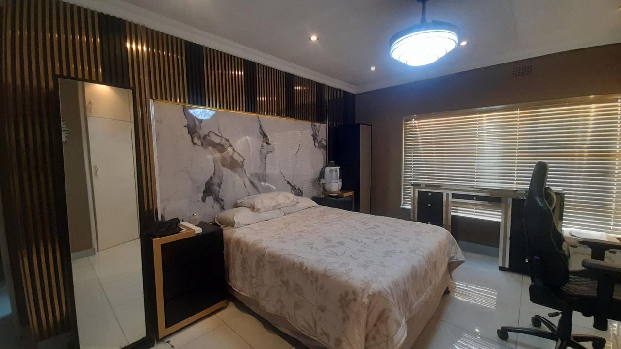 Photo of 4 Bedroom house for sale in Dennesig, Middelburg