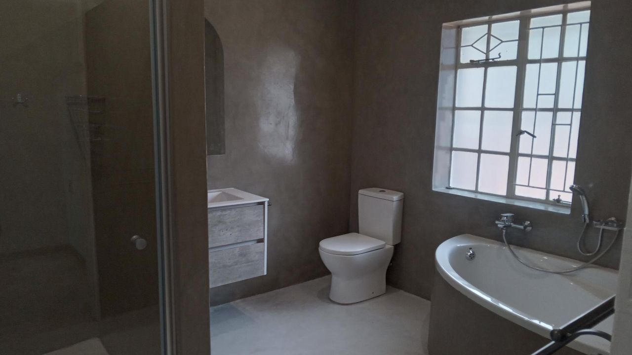 Photo 13 of 21