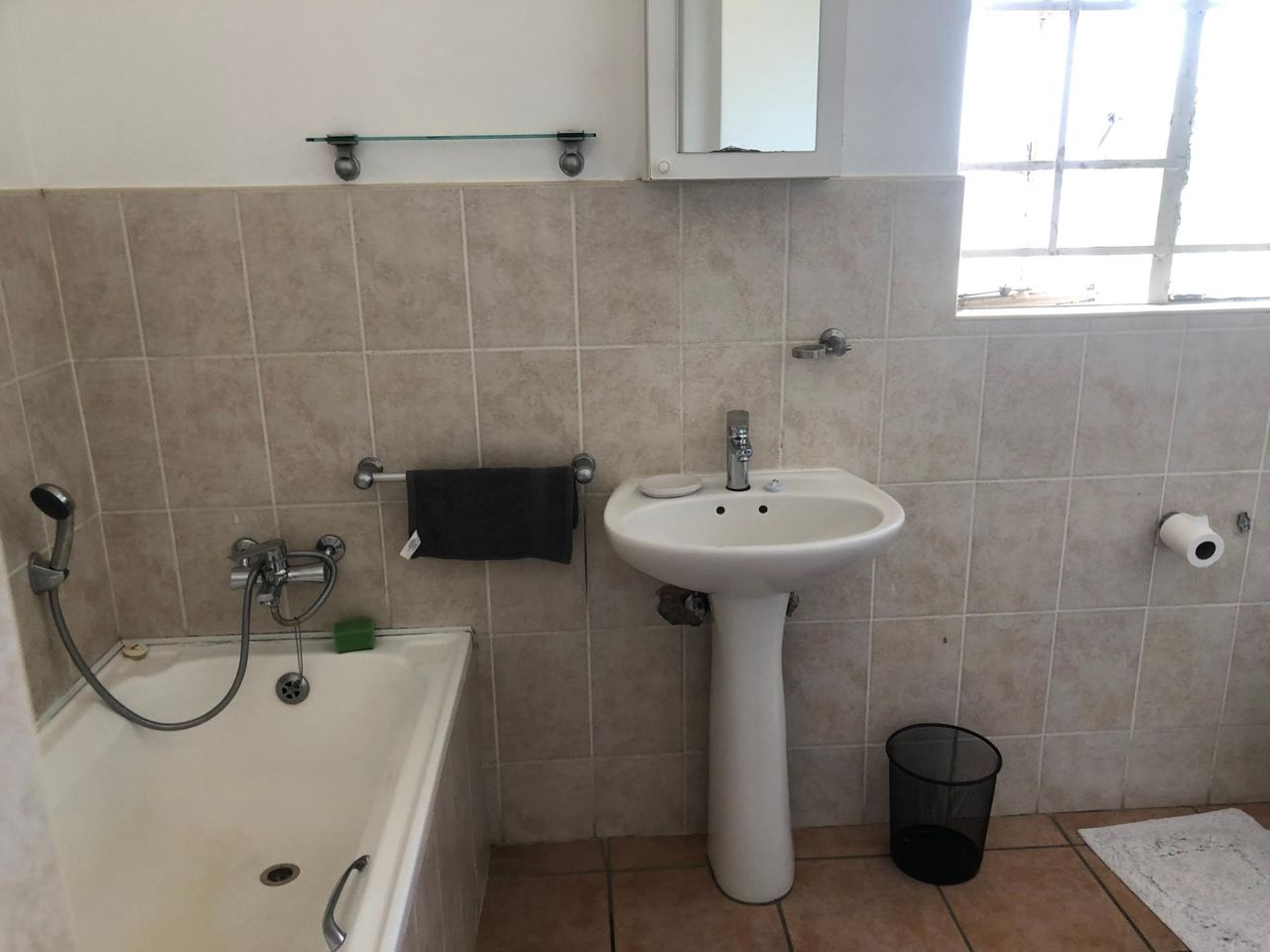 Photo 18 of 21
