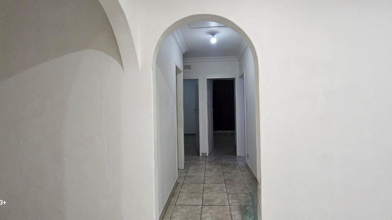 Photo 16 of 21
