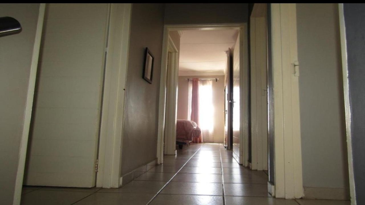 Photo 14 of 24