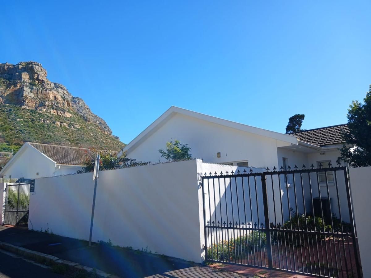 Photo of 2 Bedroom house rented in Lakeside, Cape Town