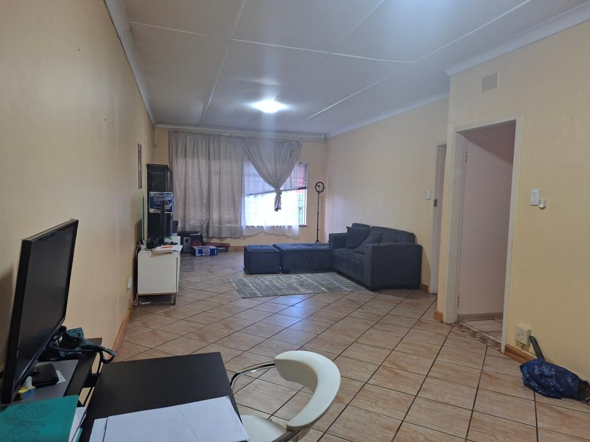 Photo 6 of 35