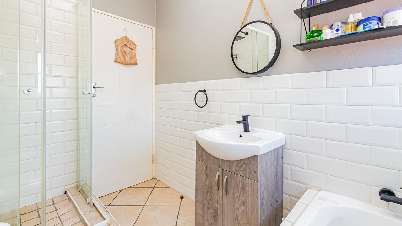 Photo of 2 Bedroom apartment for sale in North Riding, Randburg
