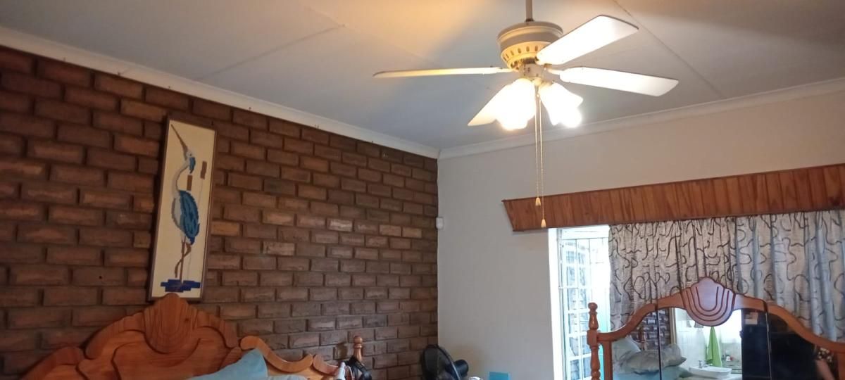 Photo 13 of 23