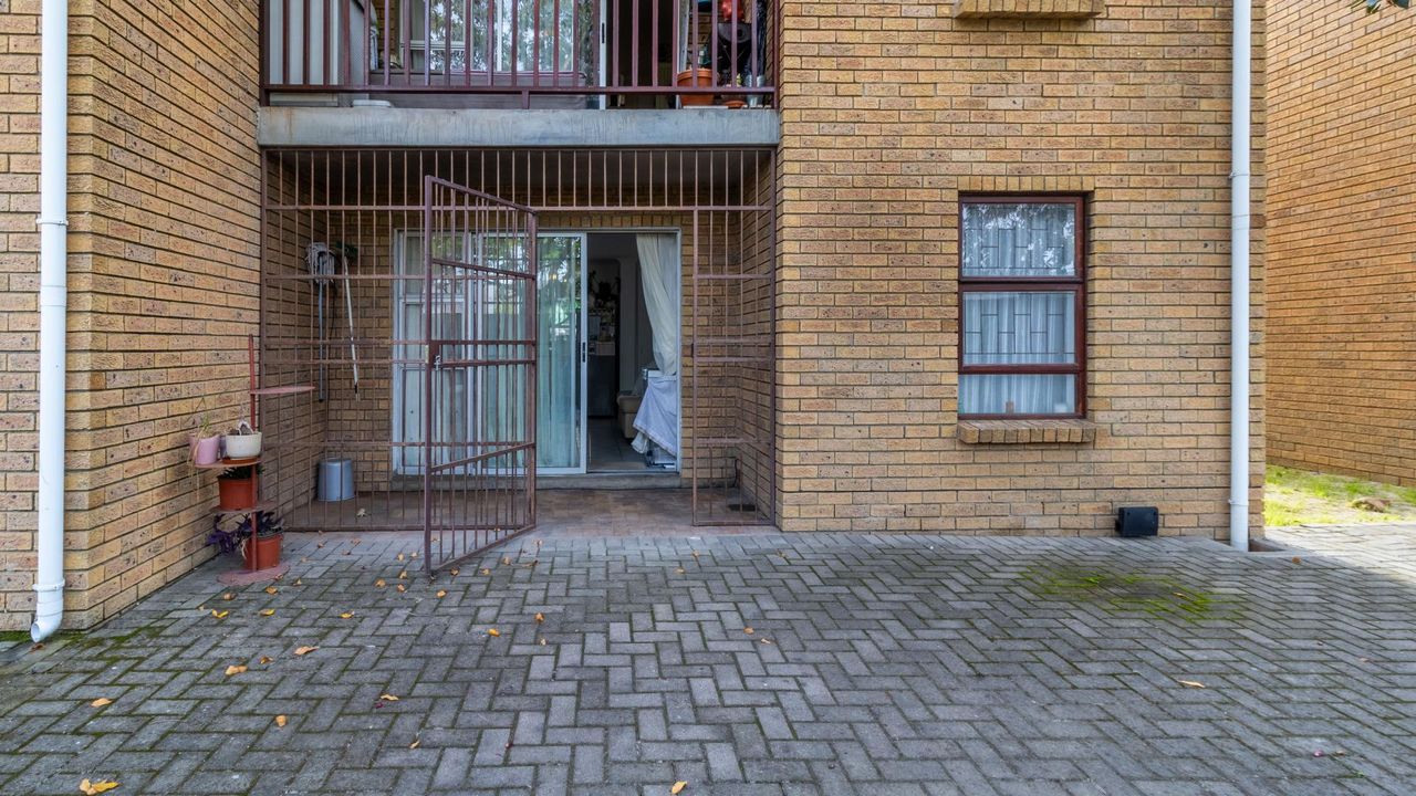 Photo 5 of 26