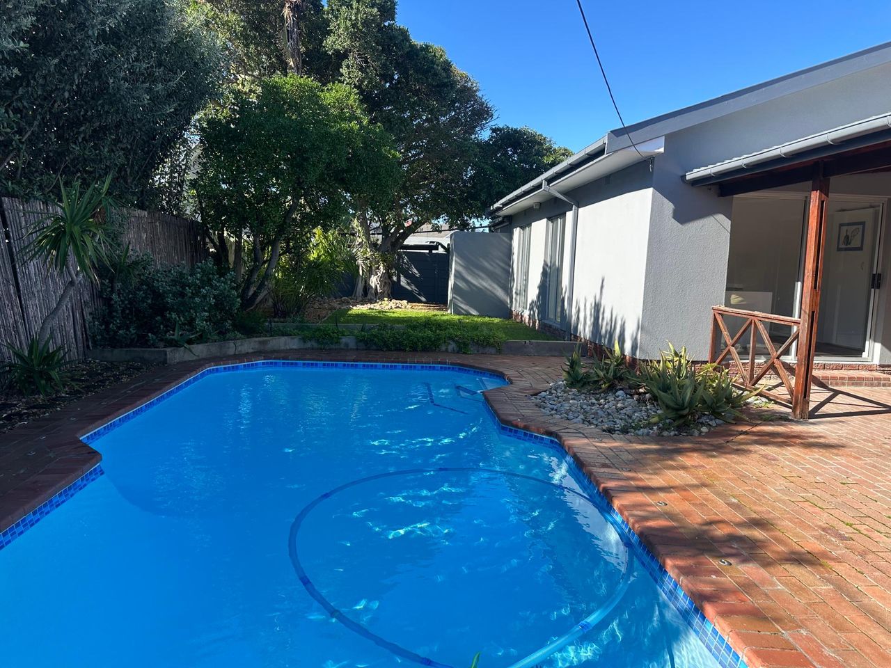 Photo 17 of 29