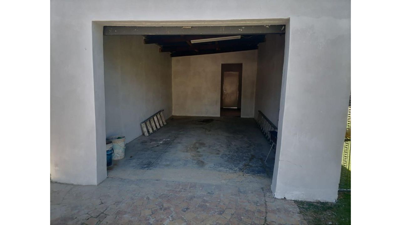 Photo 13 of 31