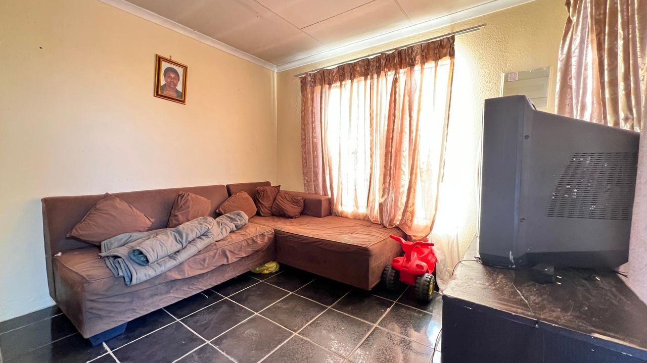 2 Bedroom house for sale in Lotus Gardens, Pretoria