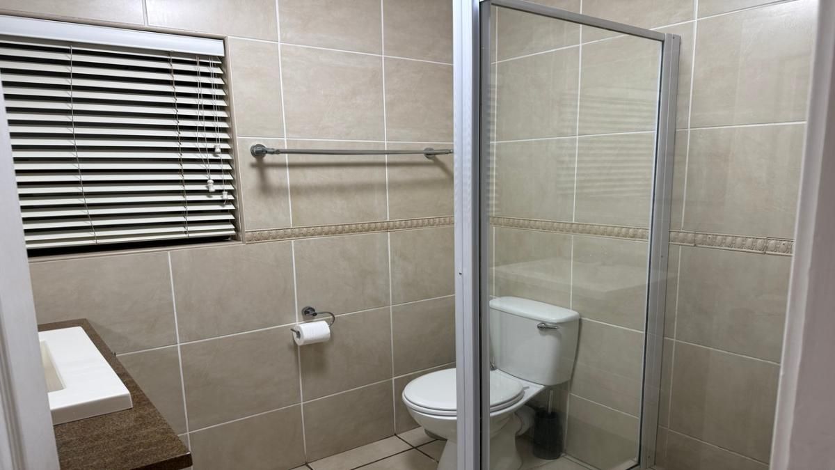 Photo 20 of 28