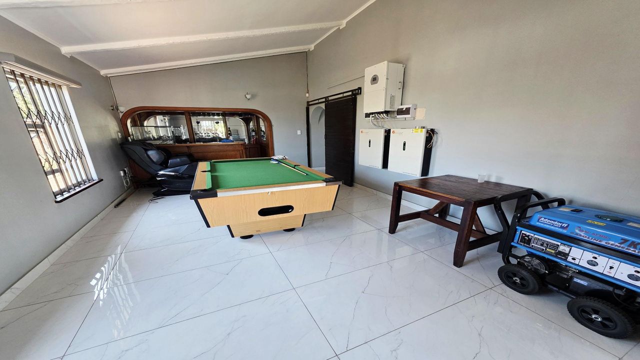 Photo 10 of 24