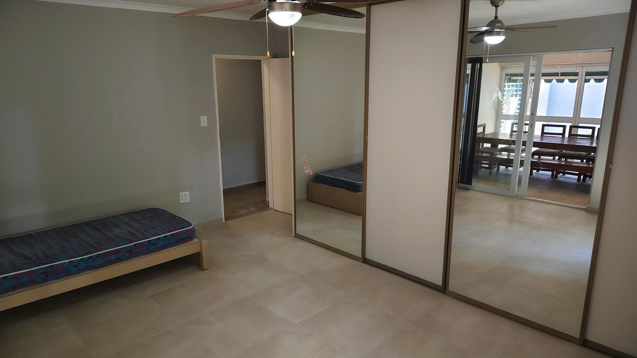 Photo 7 of 23