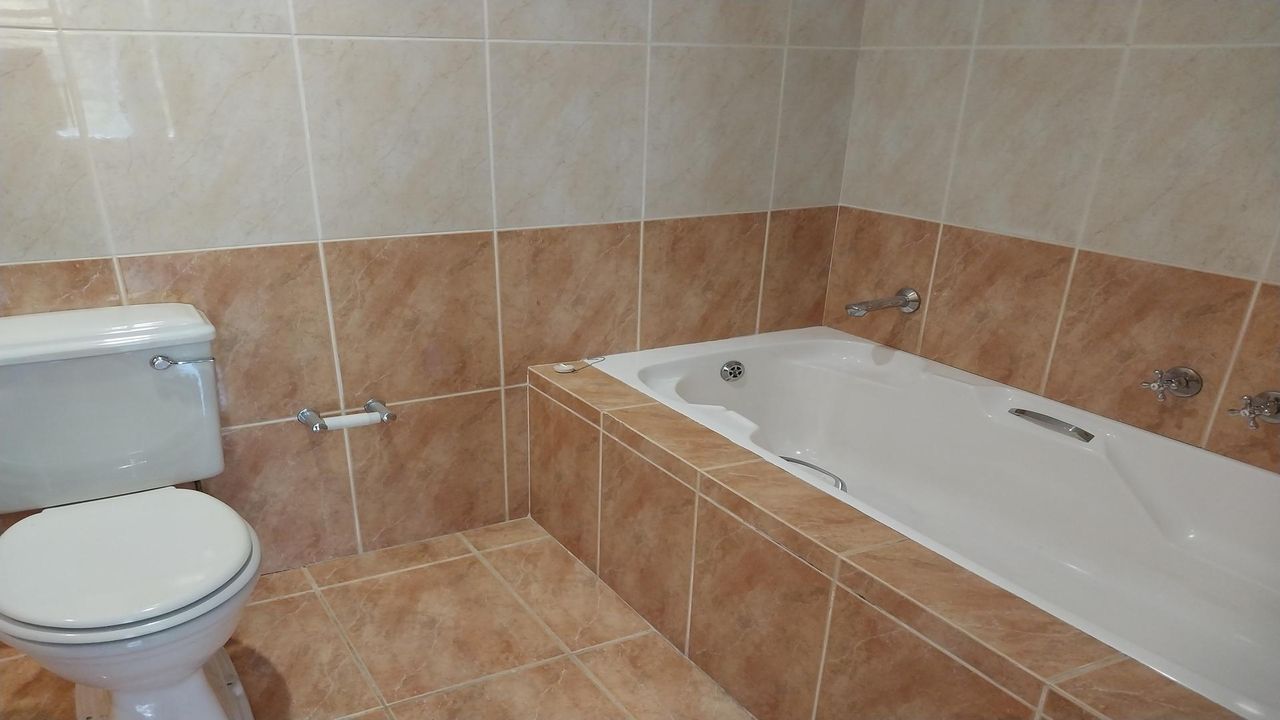 Photo 14 of 23