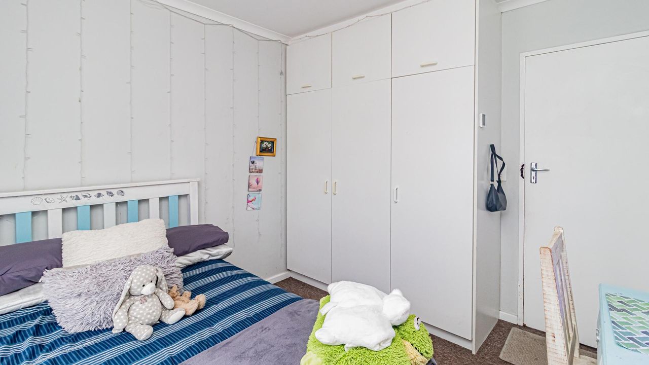 Photo of 2 Bedroom house for sale in Oakglen, Bellville