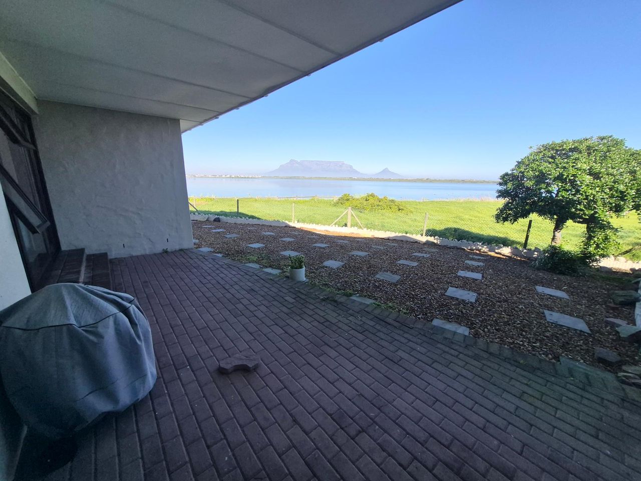 Photo 7 of 25