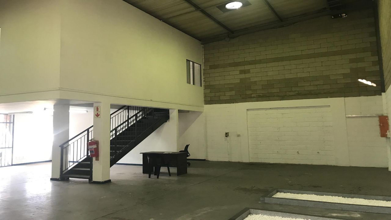 Photo 13 of 17