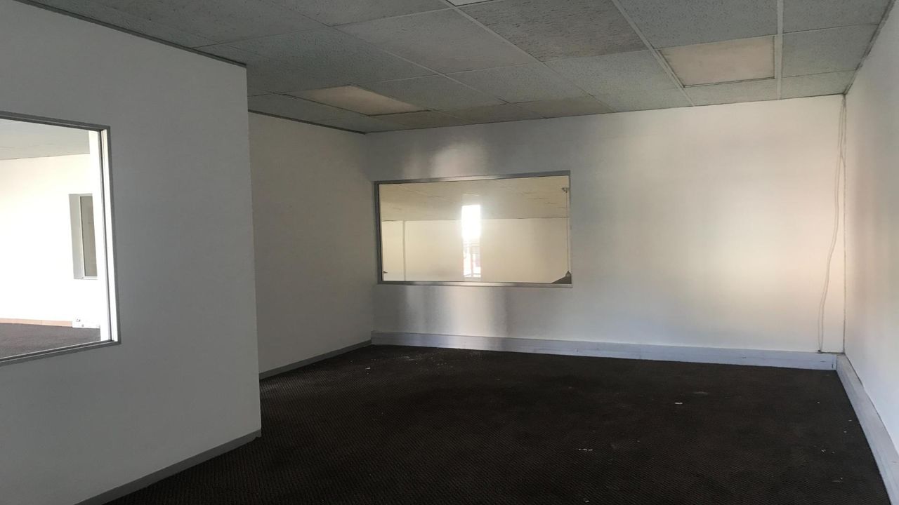 Photo 8 of 18