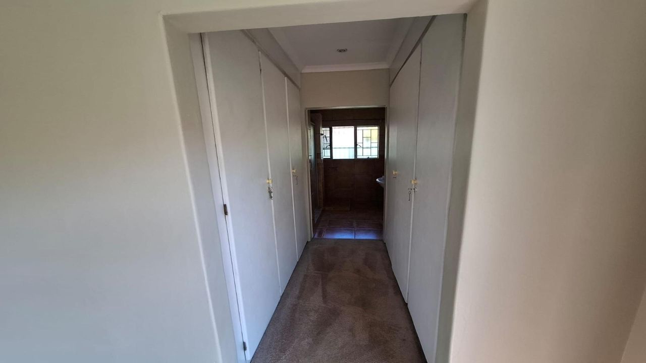 Photo 17 of 25
