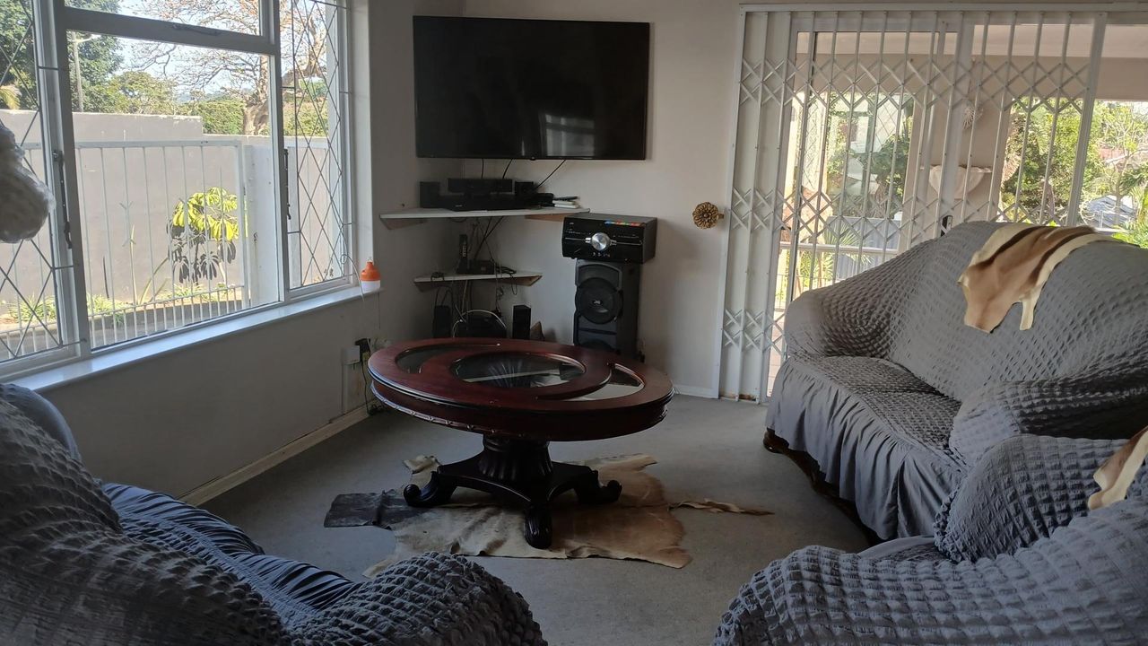 Photo 5 of 27