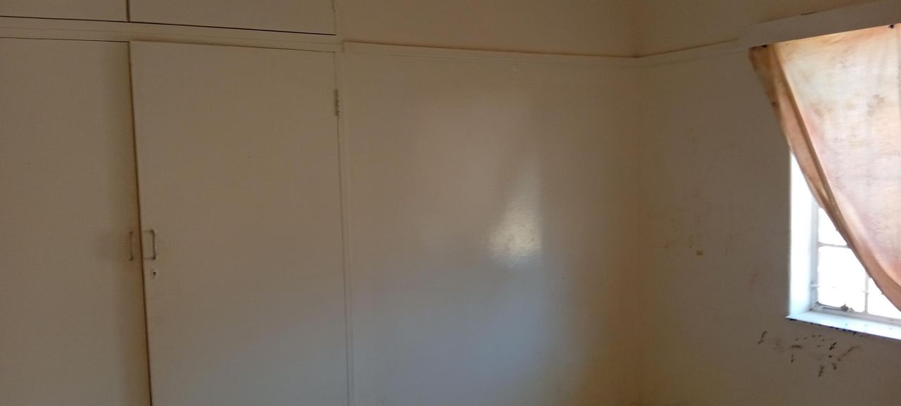 Photo 13 of 23