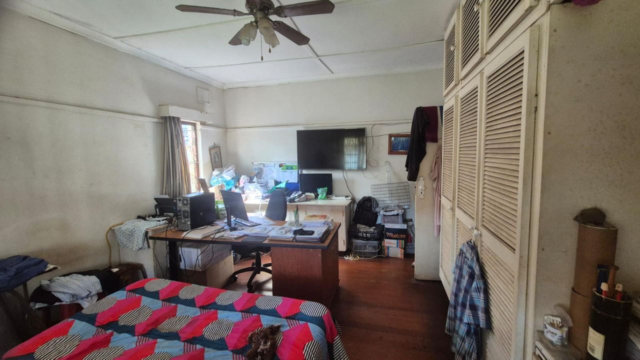 Photo 12 of 16