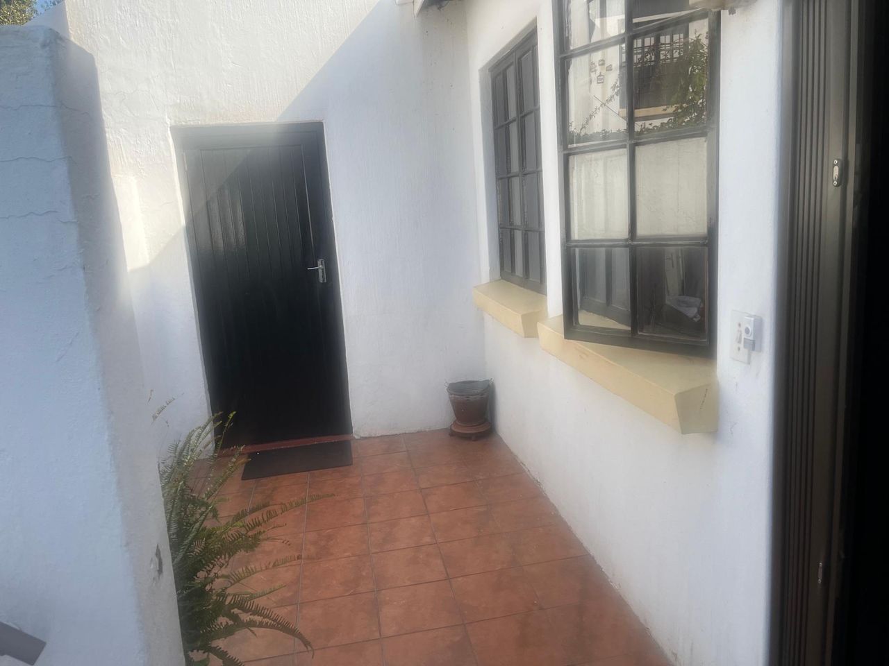 Photo 3 of 24