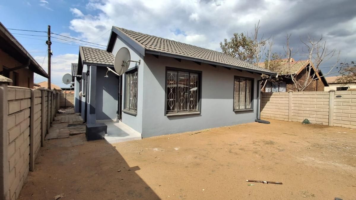 Photo of 2 Bedroom house to rent in Kwaguqa, Witbank