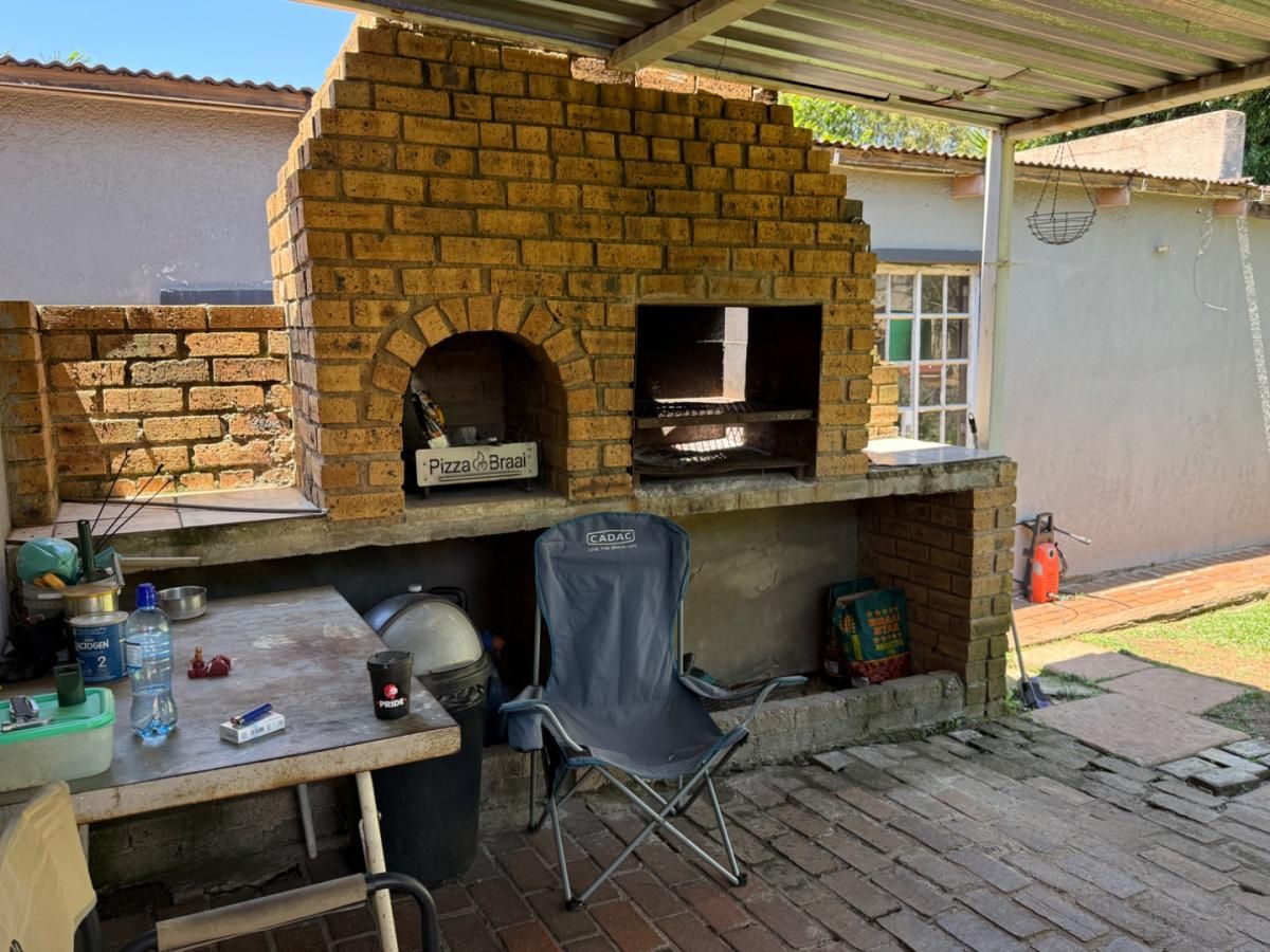 Photo 15 of 17